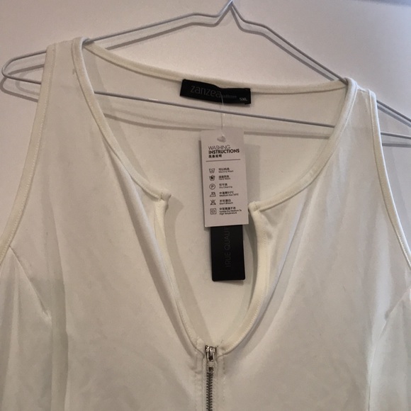 Racer-back white zippered dress - Picture 2 of 4